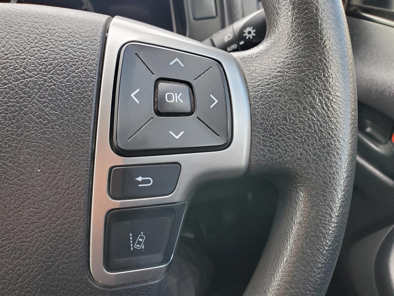 2020 Toyota Hiace thumbnail