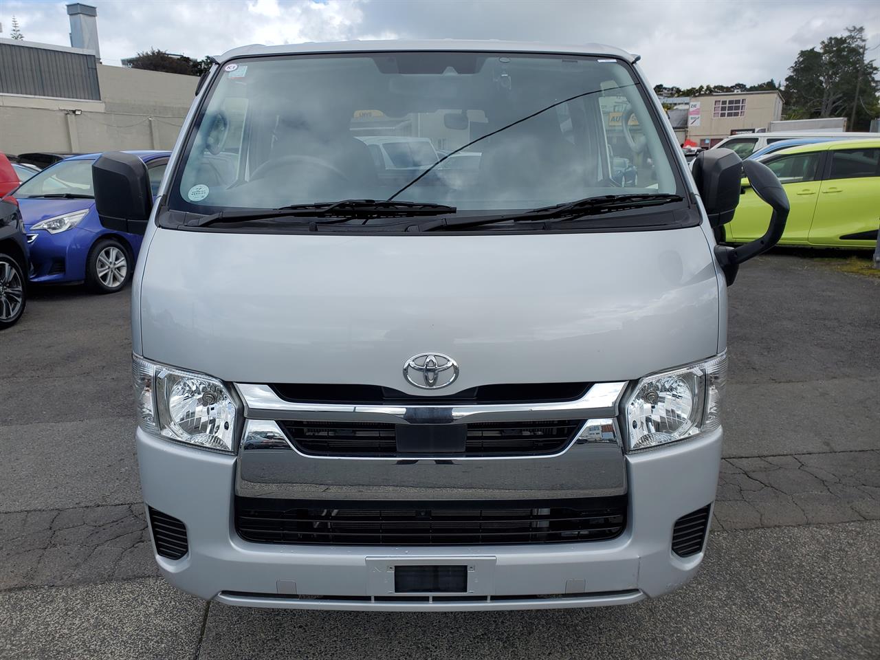 2020 Toyota Hiace thumbnail