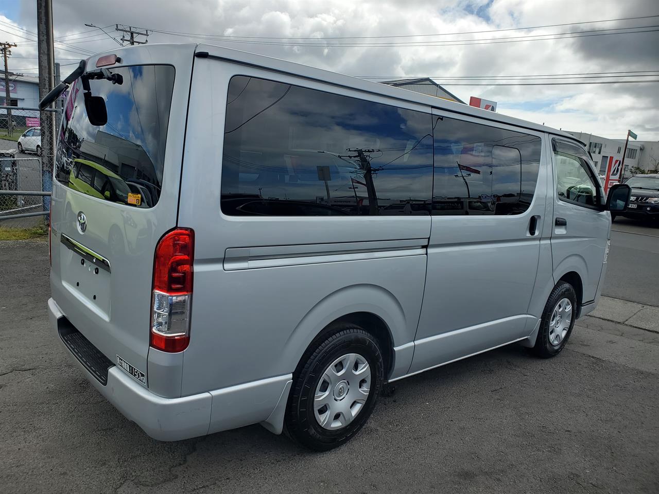 2020 Toyota Hiace thumbnail