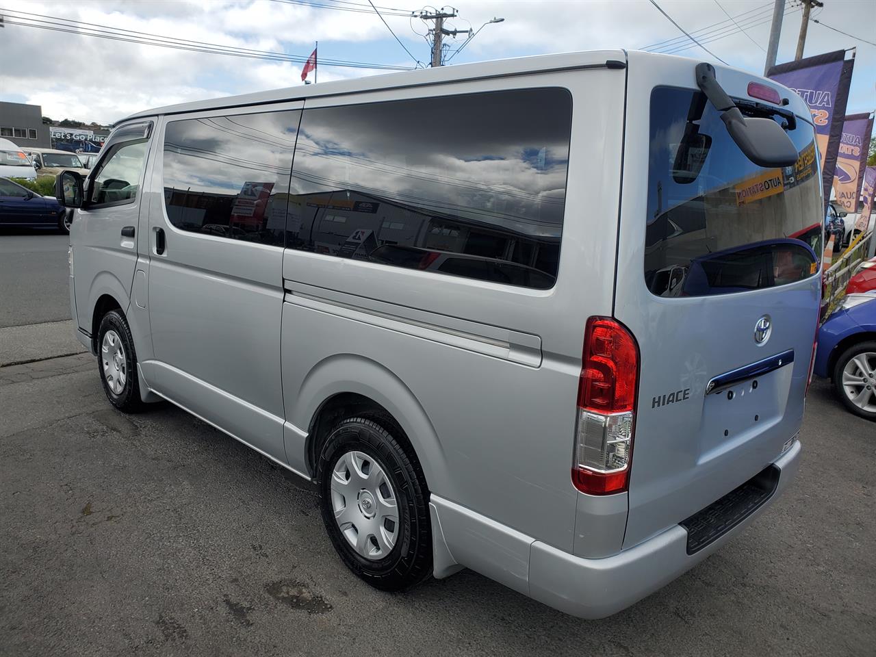 2020 Toyota Hiace thumbnail
