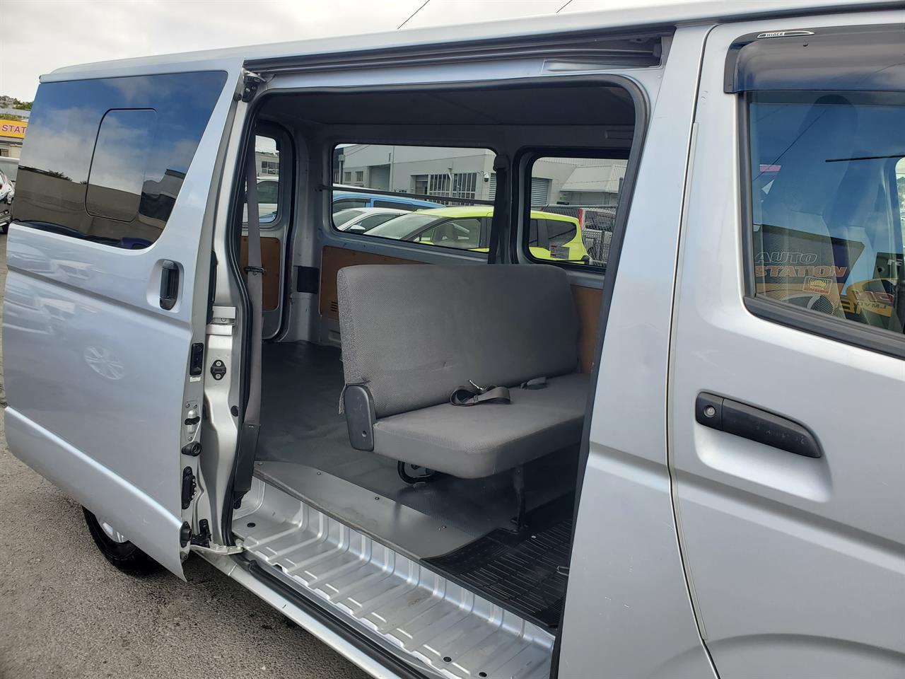 2020 Toyota Hiace thumbnail