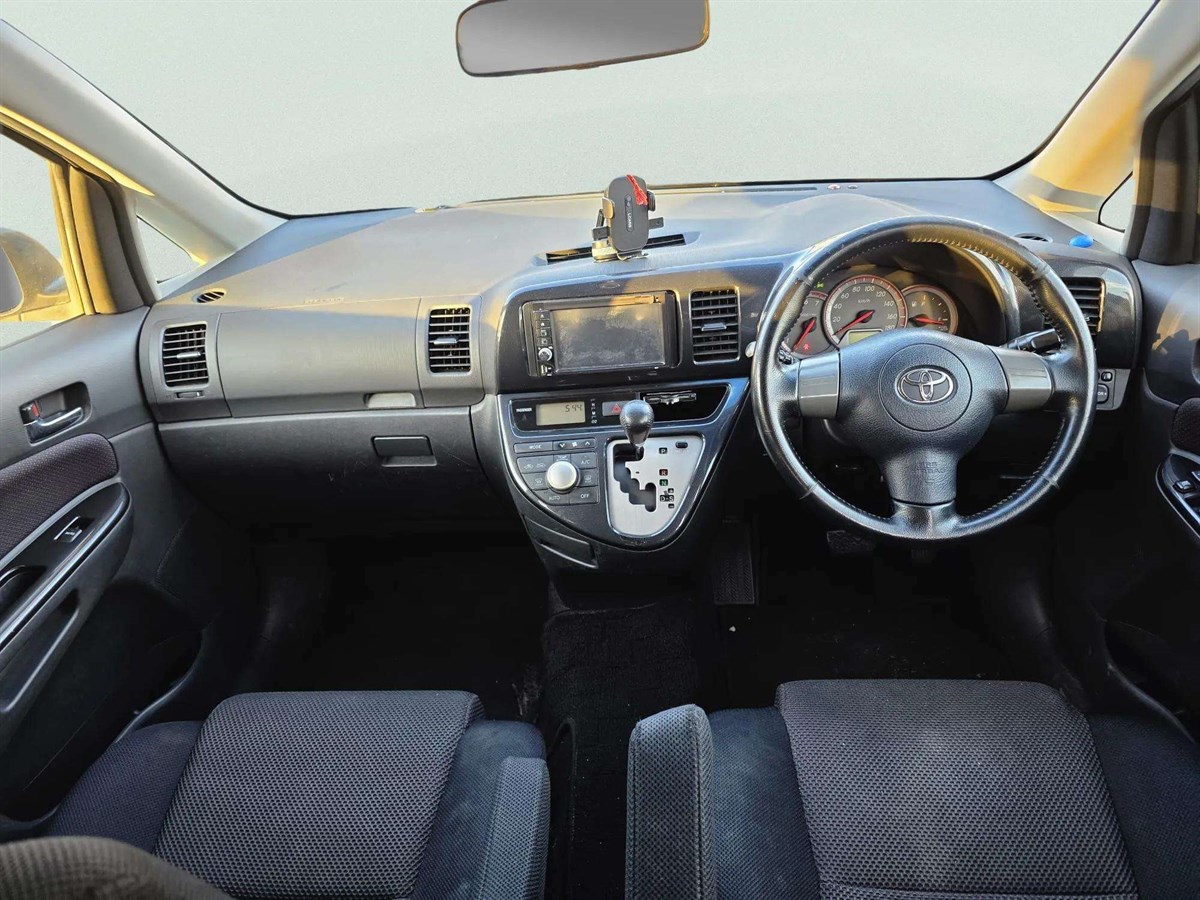 2007 Toyota Wish thumbnail