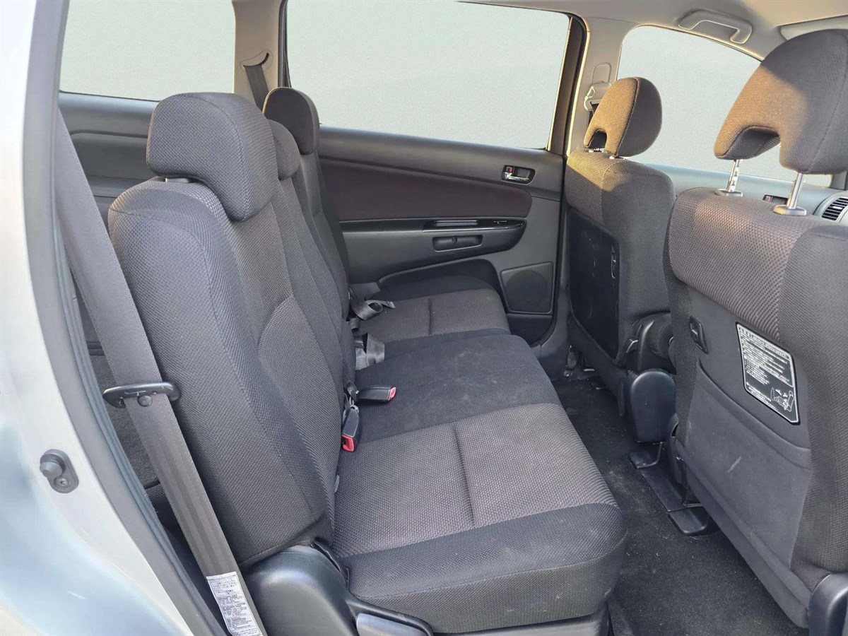 2007 Toyota Wish thumbnail