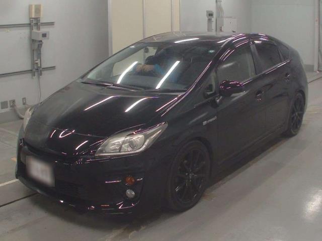 2013 Toyota Prius thumbnail