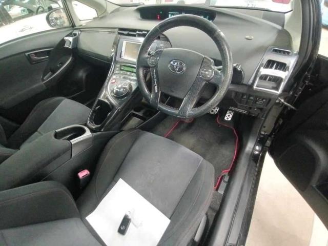 2013 Toyota Prius thumbnail