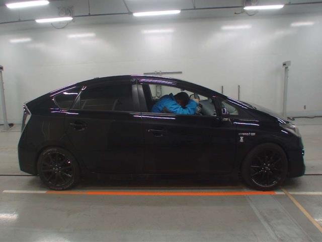 2013 Toyota Prius thumbnail