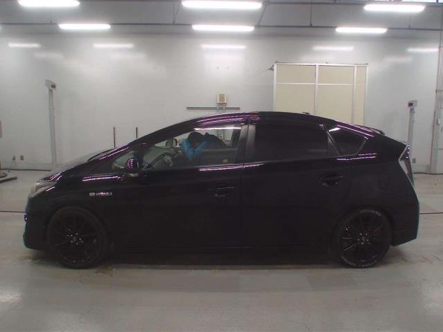 2013 Toyota Prius thumbnail