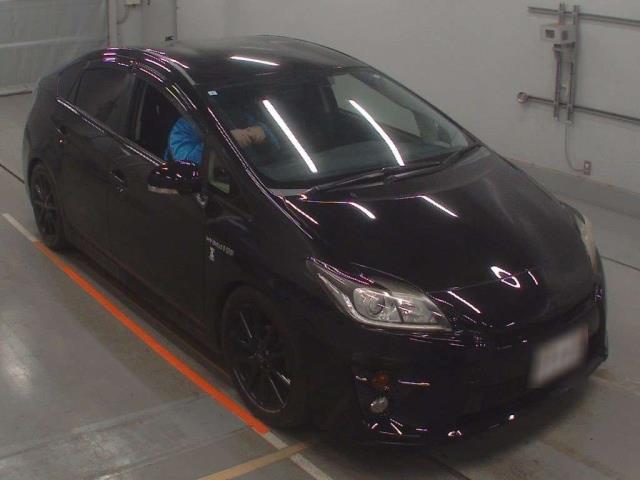 2013 Toyota Prius thumbnail