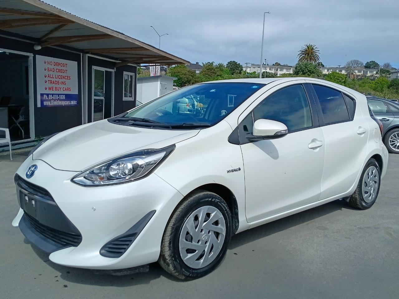 2018 Toyota Aqua thumbnail