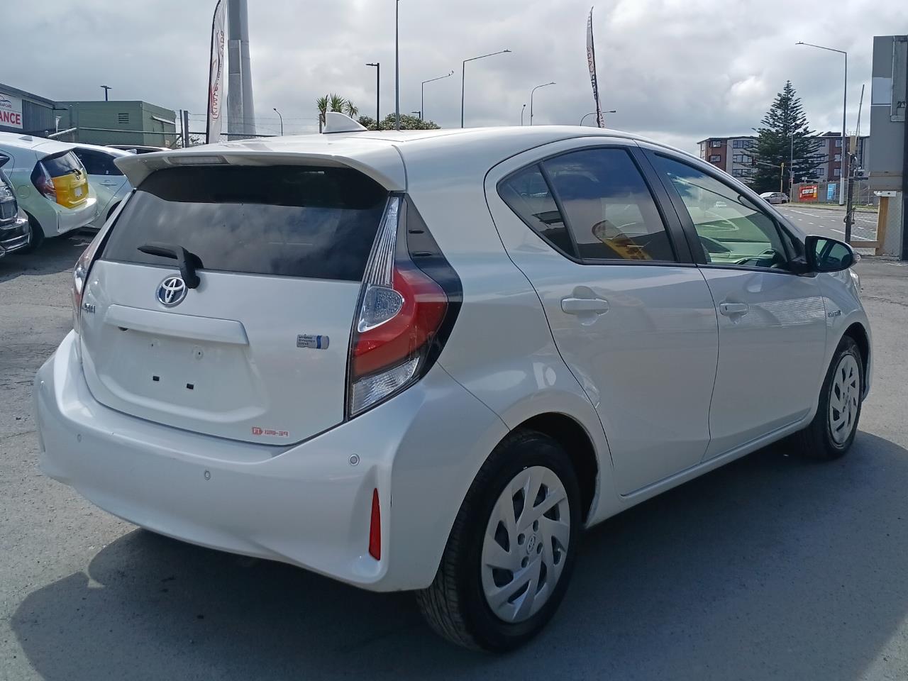 2018 Toyota Aqua thumbnail