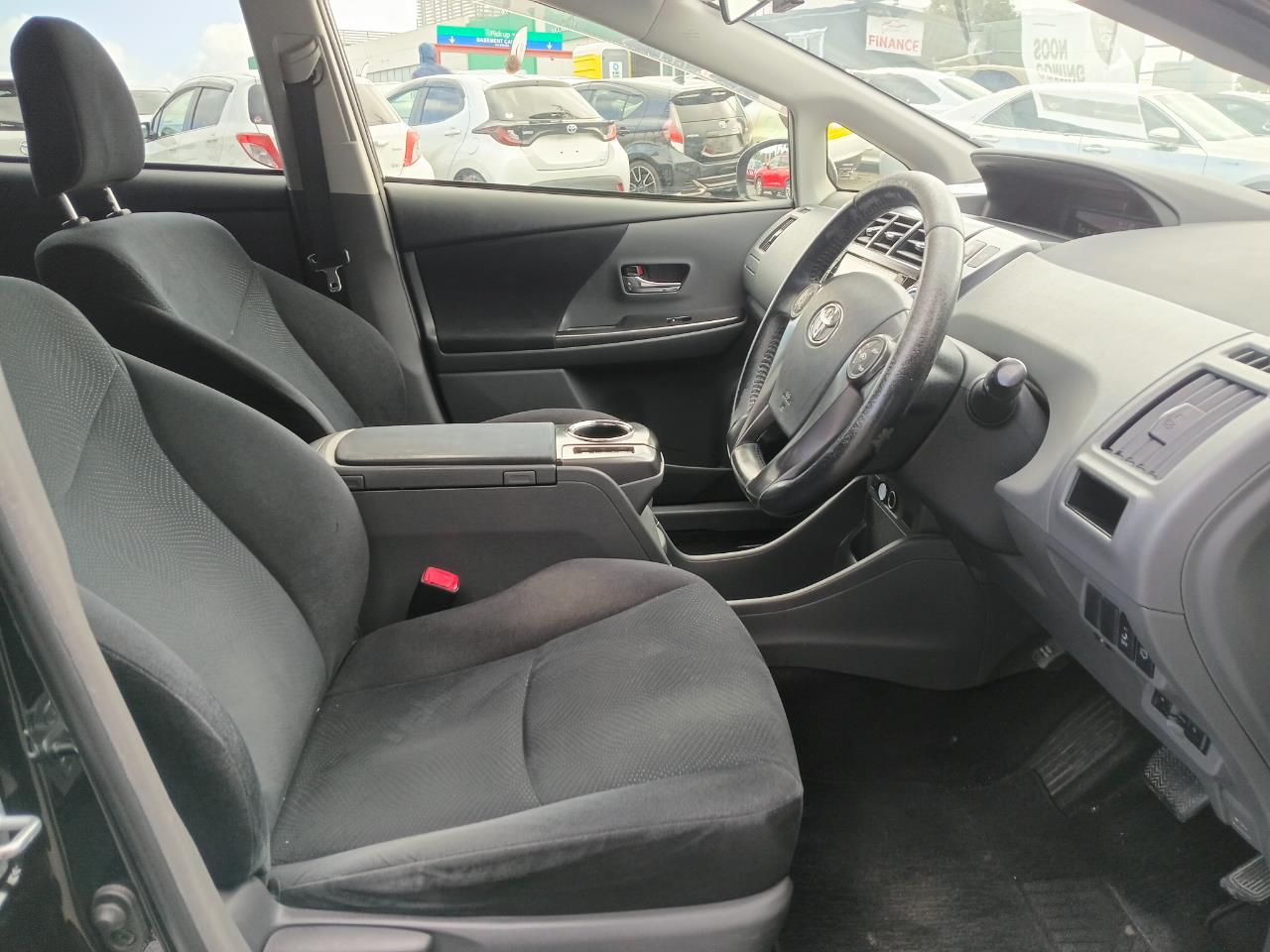 2014 Toyota PRIUS thumbnail