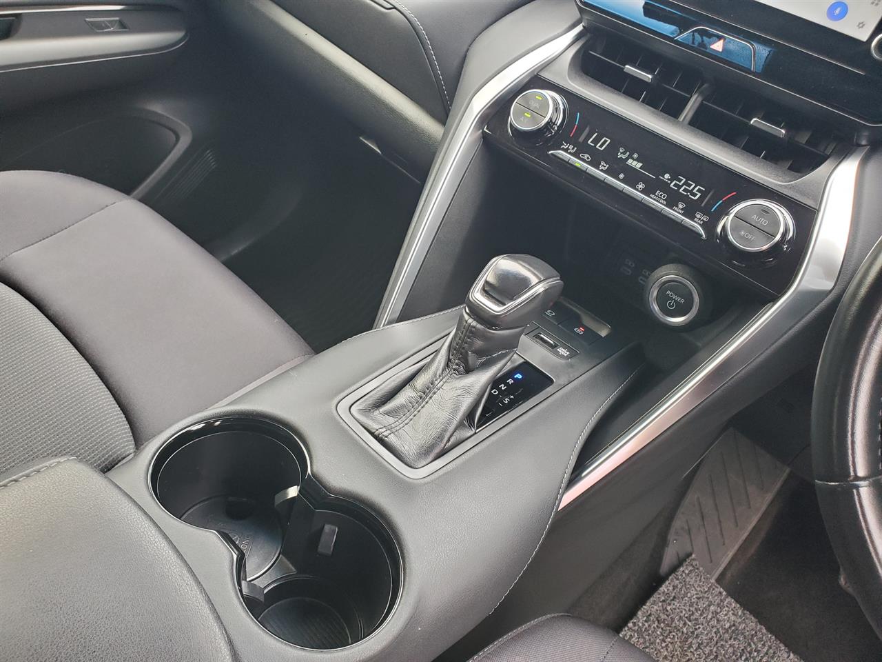 2023 Toyota Harrier thumbnail
