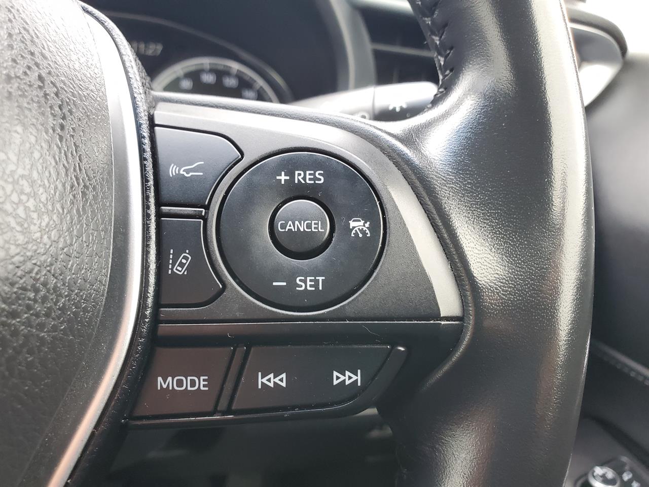 2023 Toyota Harrier thumbnail
