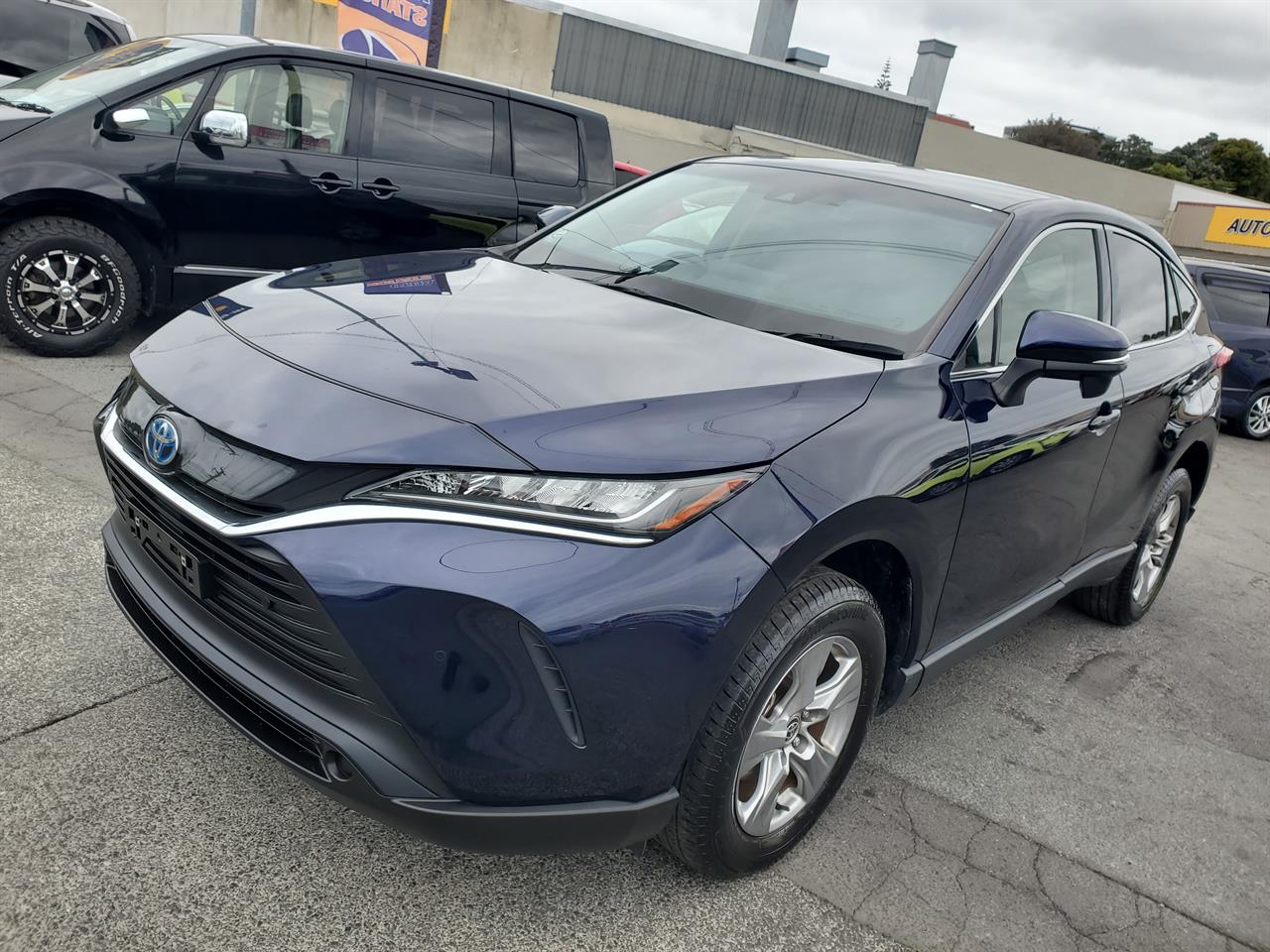 2023 Toyota Harrier thumbnail