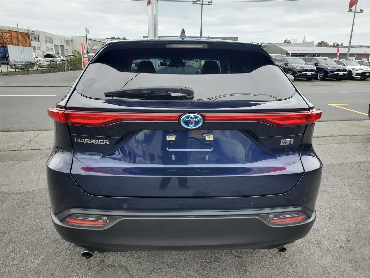 2023 Toyota Harrier thumbnail
