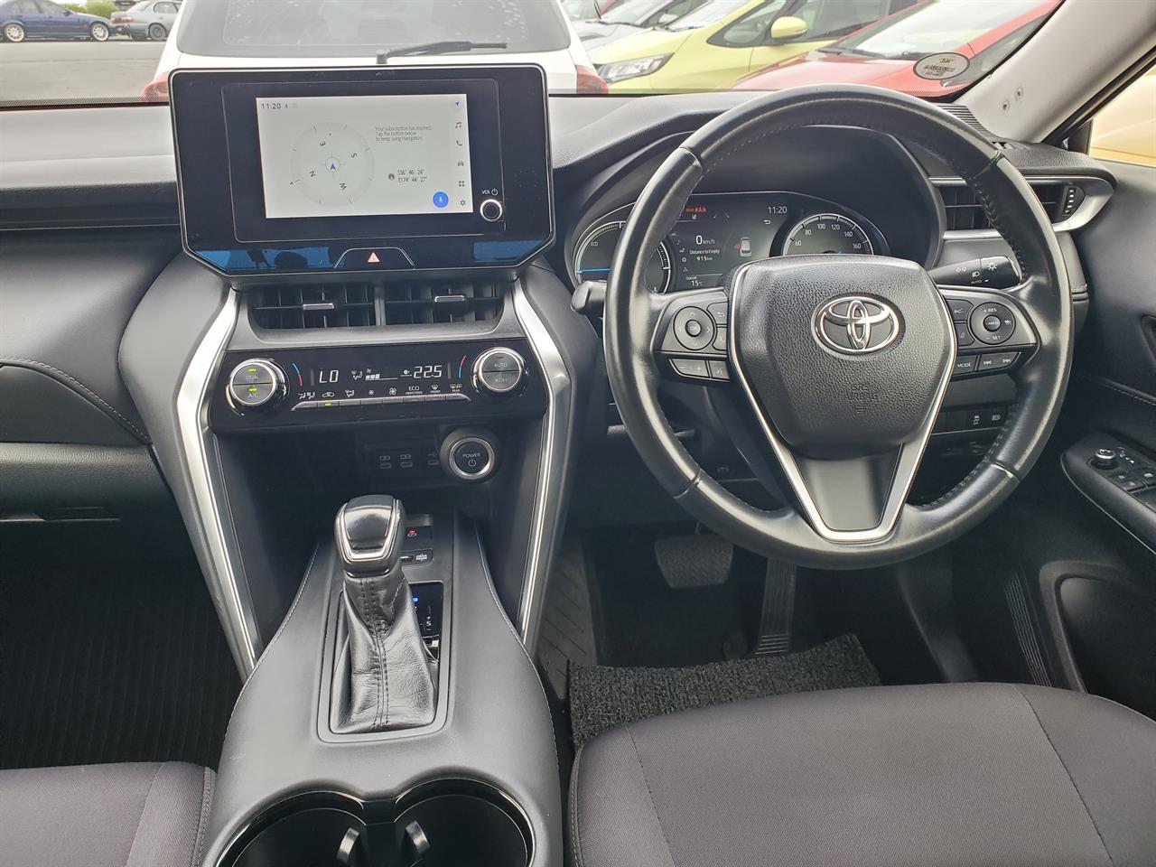 2023 Toyota Harrier thumbnail