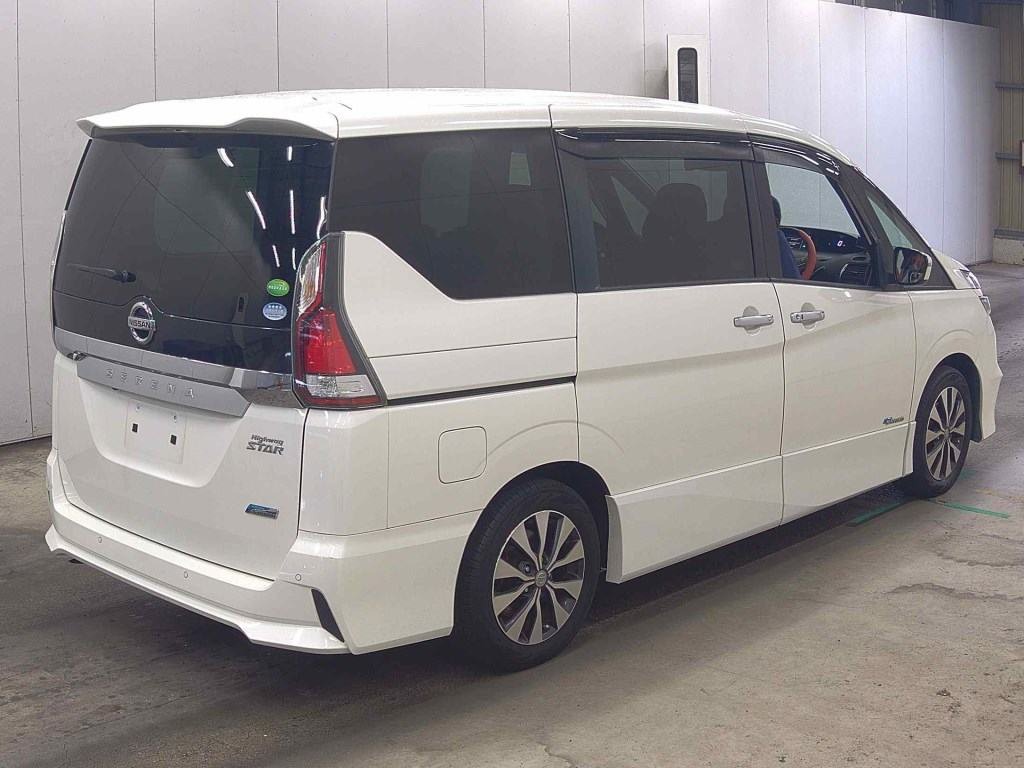 2016 Nissan Serena thumbnail