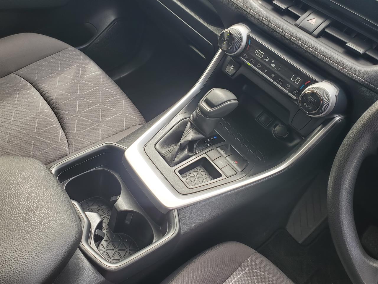 2021 Toyota Rav4 thumbnail