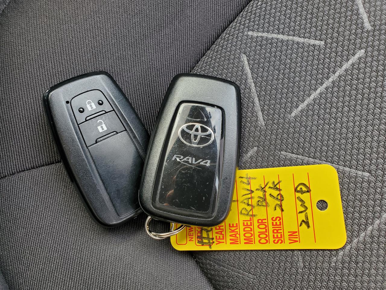 2021 Toyota Rav4 thumbnail