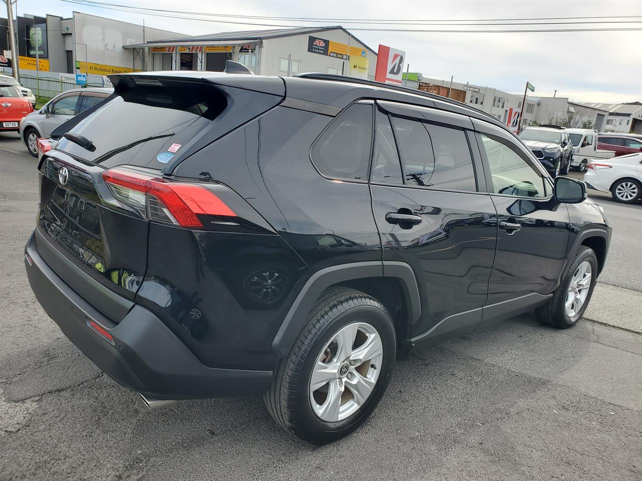 2021 Toyota Rav4 thumbnail