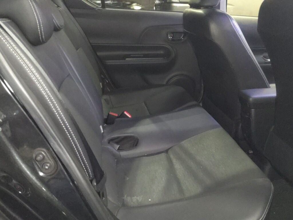 2013 Toyota Aqua thumbnail