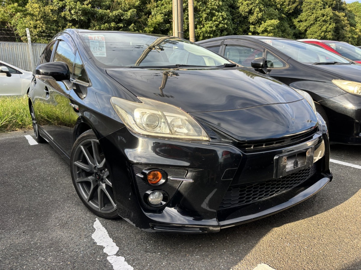 2015 Toyota Prius thumbnail