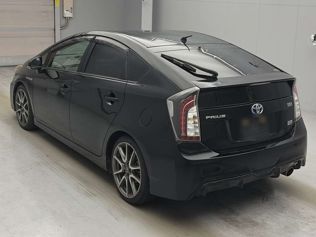 2015 Toyota Prius thumbnail