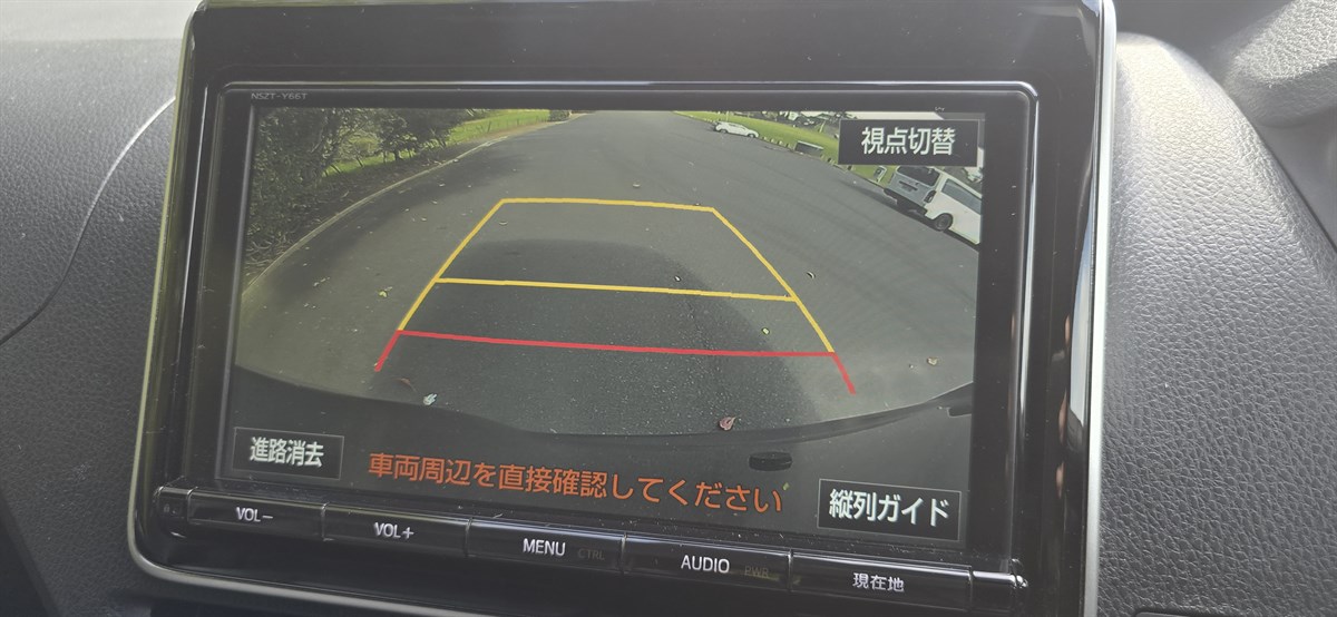 2017 Toyota Esquire thumbnail