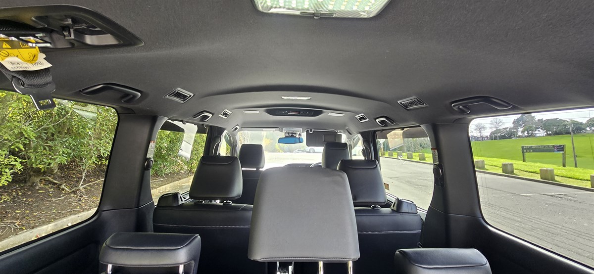 2017 Toyota Esquire thumbnail