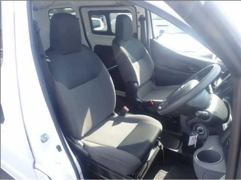 2020 Nissan NV200 thumbnail