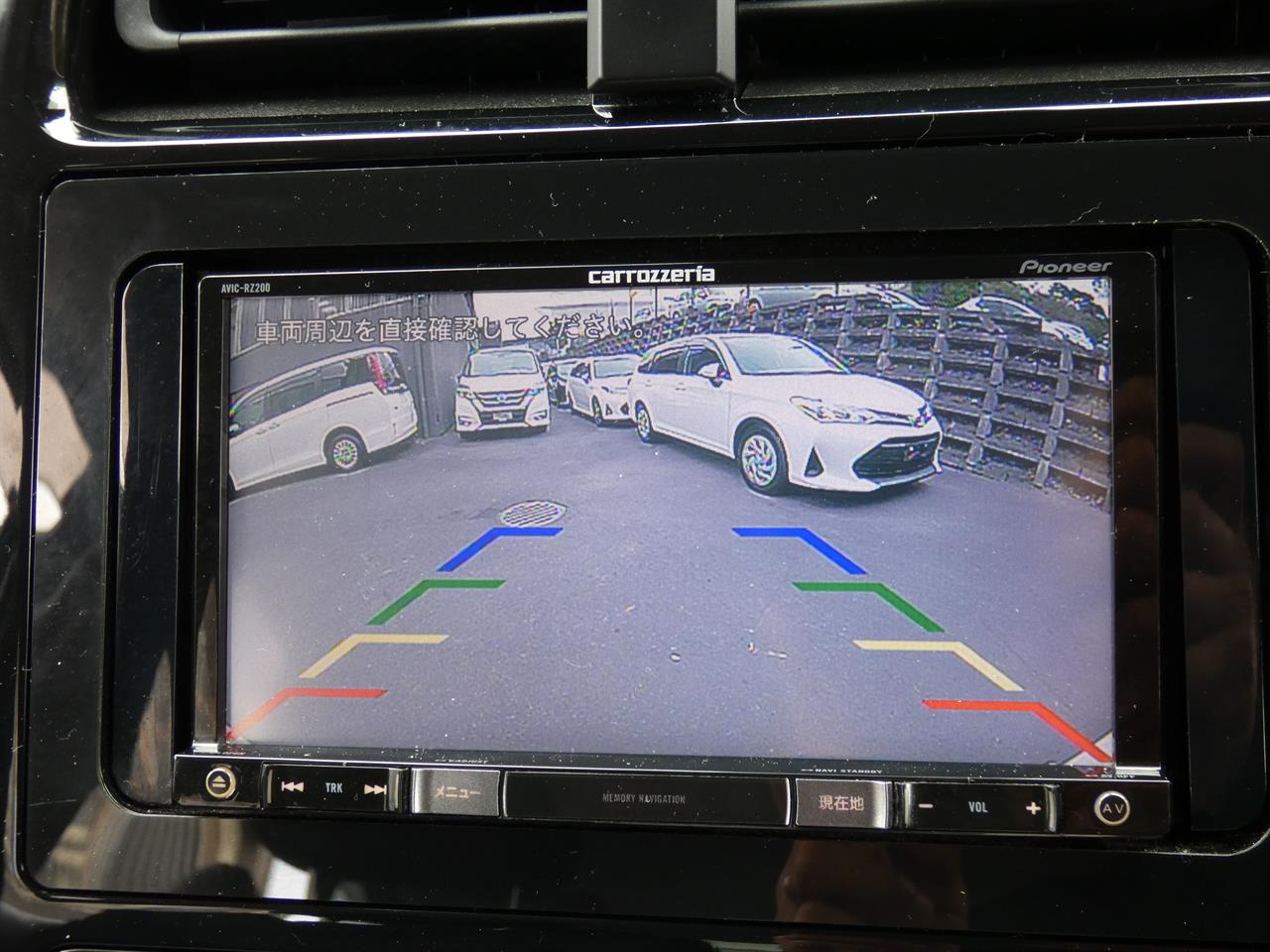 2017 Toyota Prius thumbnail