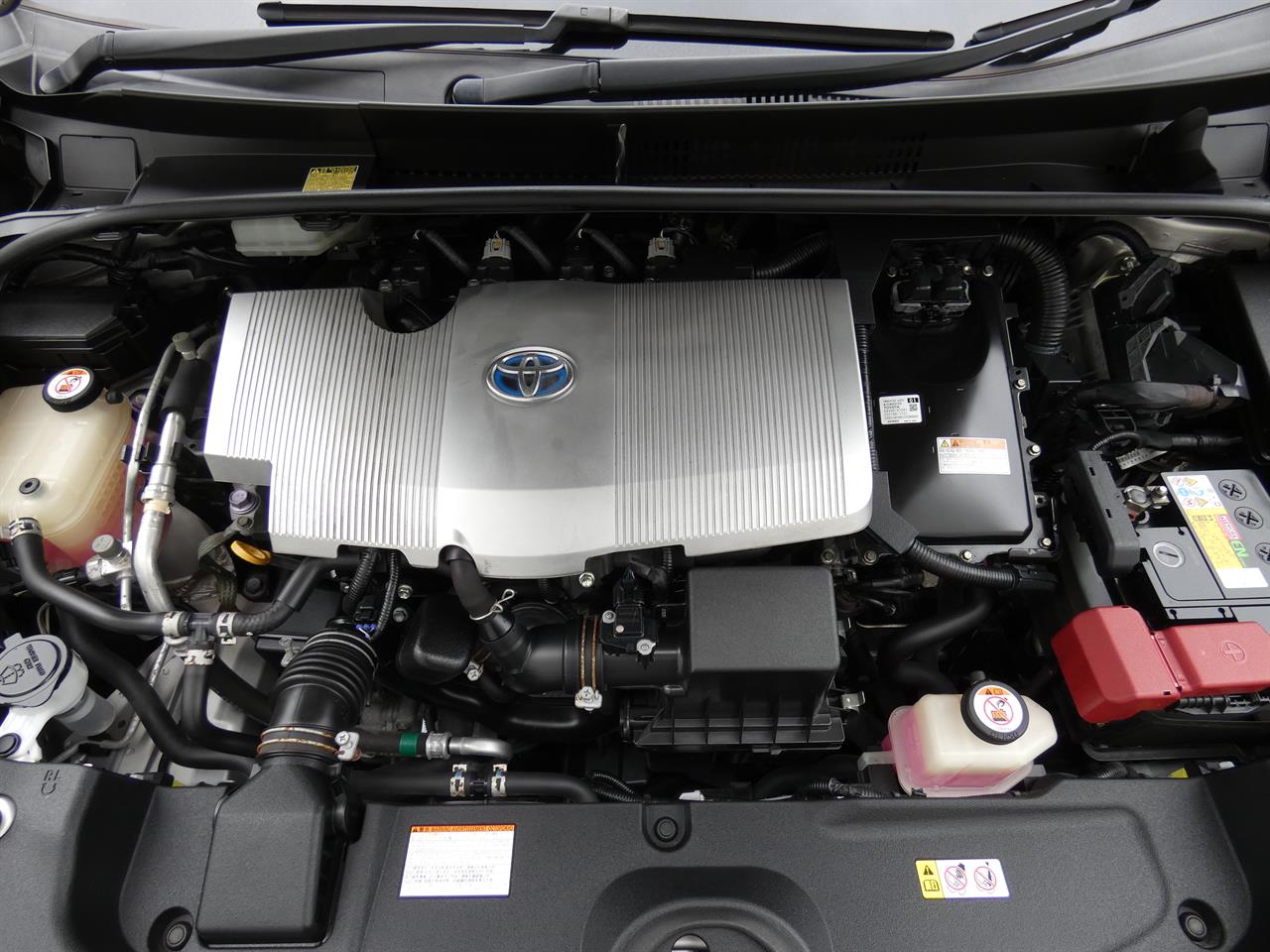 2017 Toyota Prius thumbnail