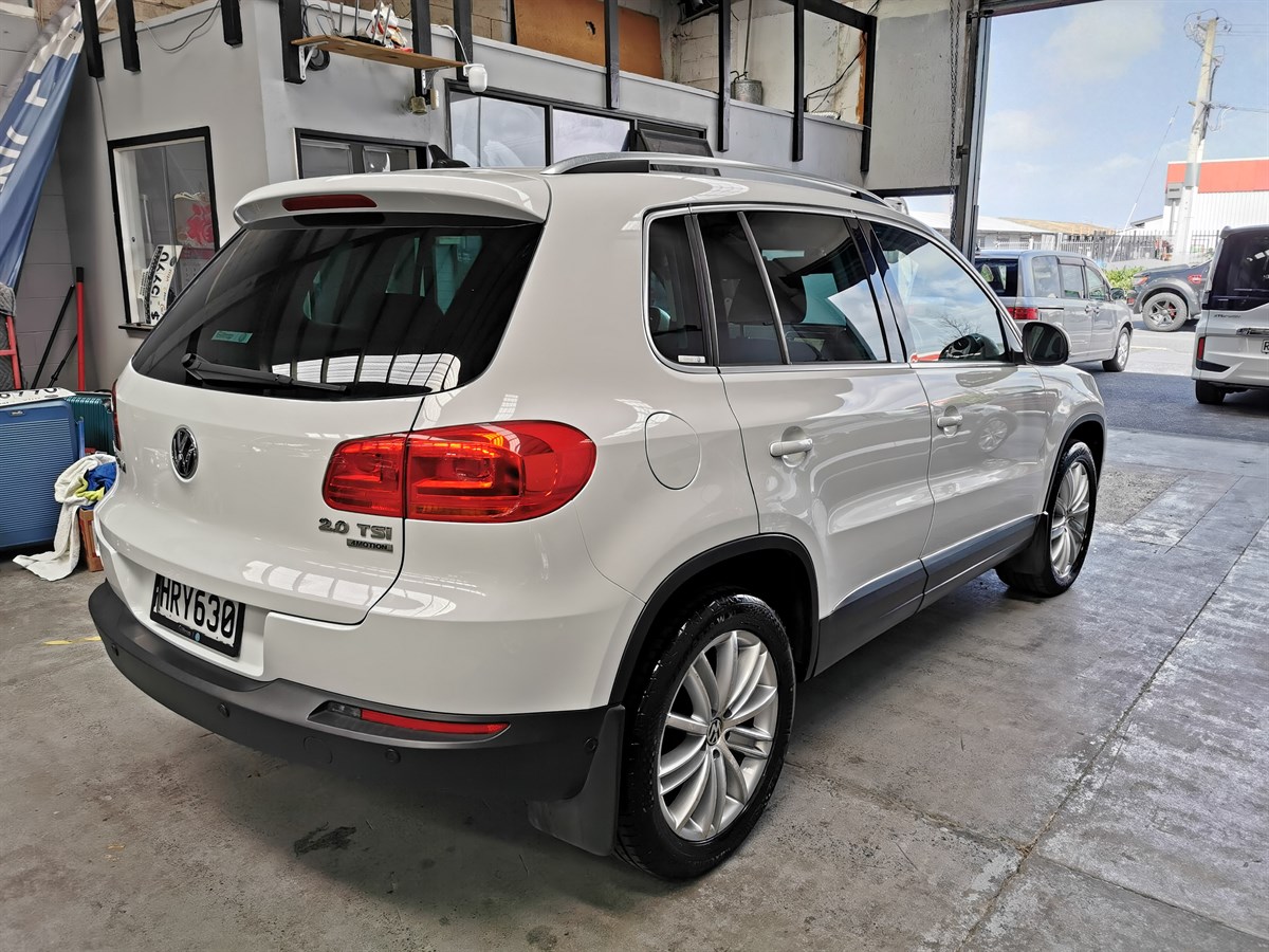 2014 Volkswagen Tiguan thumbnail