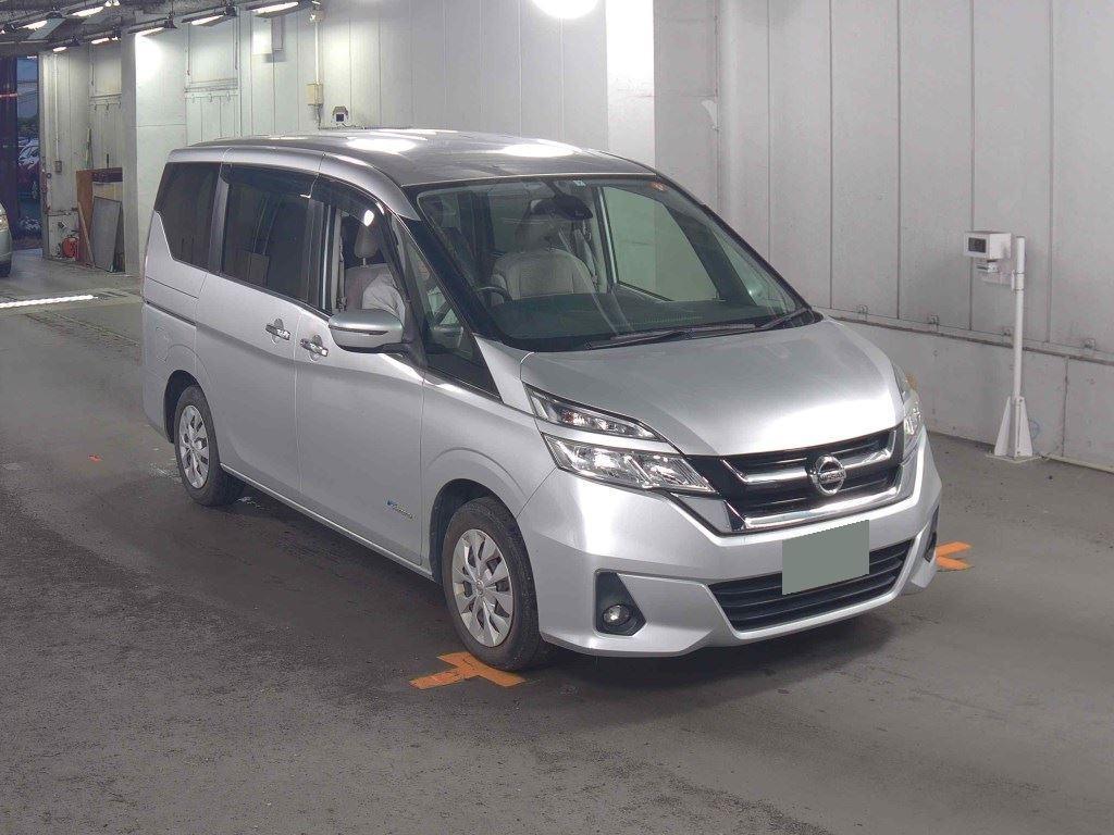 2017 Nissan Serena thumbnail