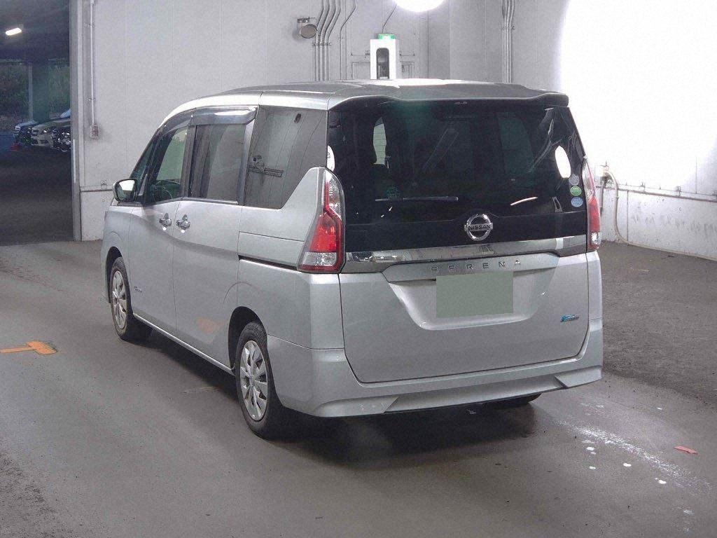 2017 Nissan Serena thumbnail