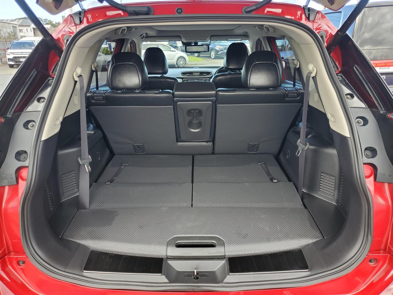 2019 Nissan X-Trail thumbnail