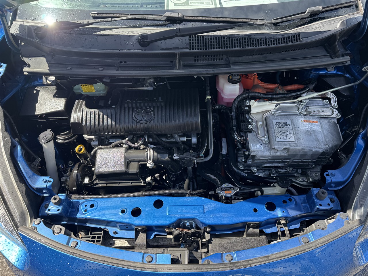 2016 Toyota Sienta thumbnail
