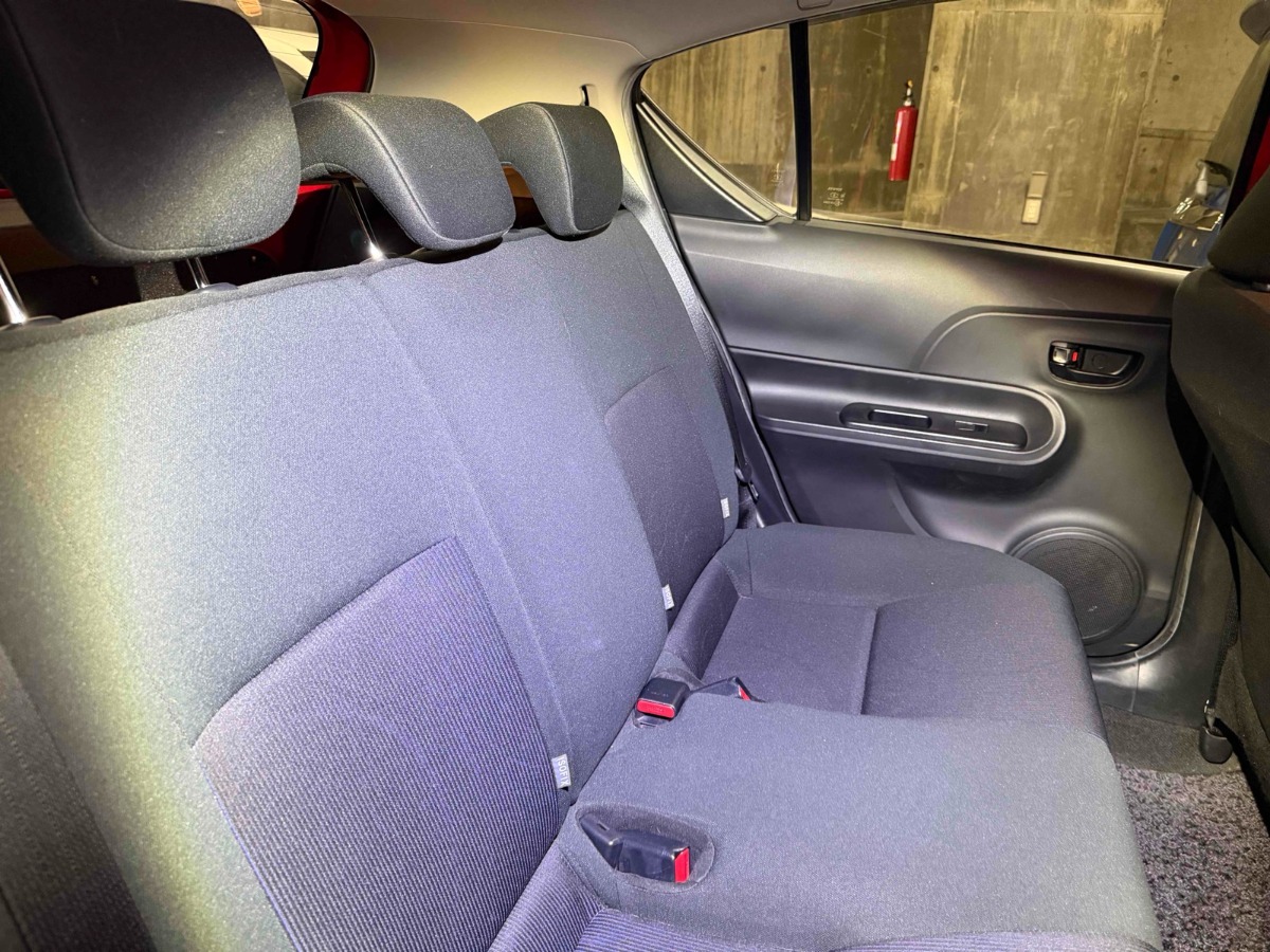 2015 Toyota Aqua thumbnail