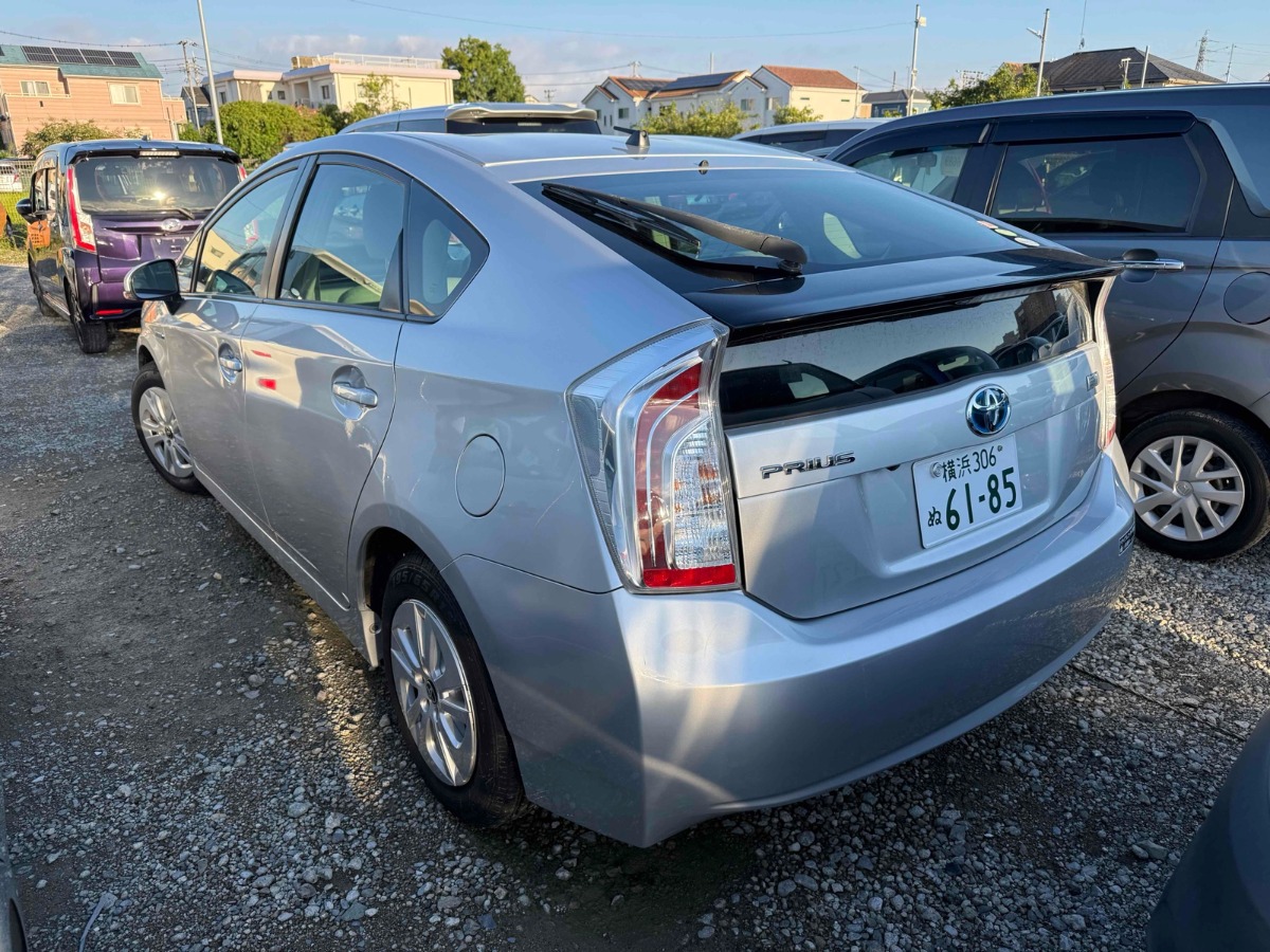 2014 Toyota Prius thumbnail