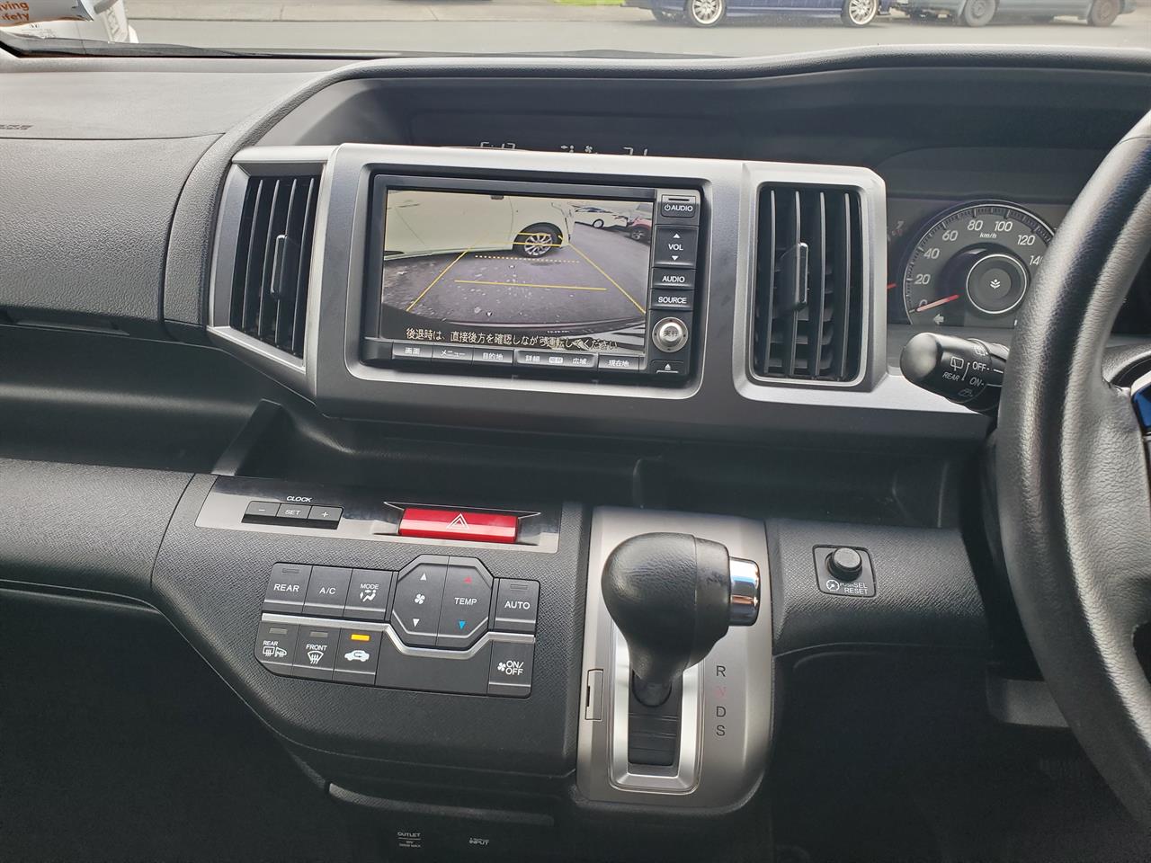 2011 Honda Stepwagon thumbnail