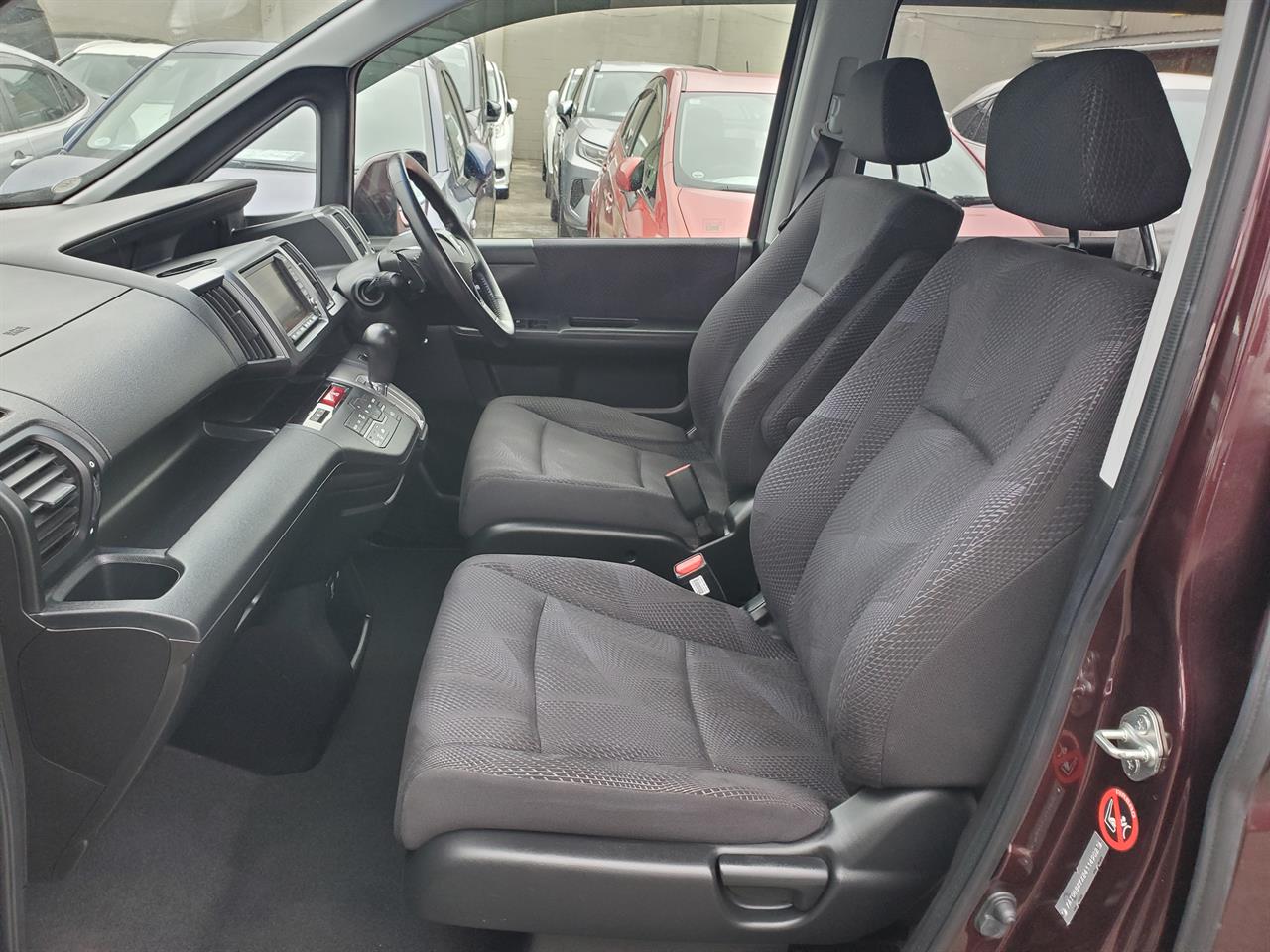 2011 Honda Stepwagon thumbnail