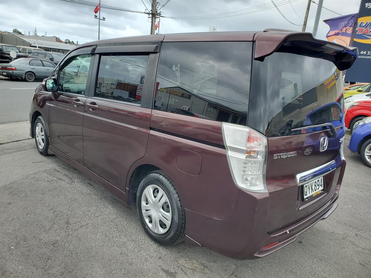 2011 Honda Stepwagon thumbnail