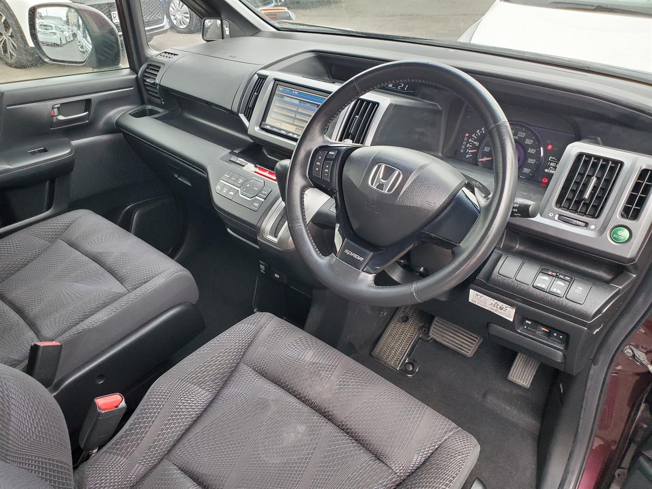 2011 Honda Stepwagon thumbnail