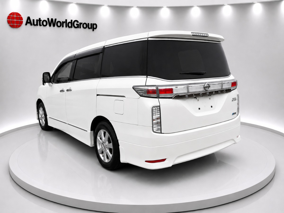 2013 Nissan Elgrand thumbnail