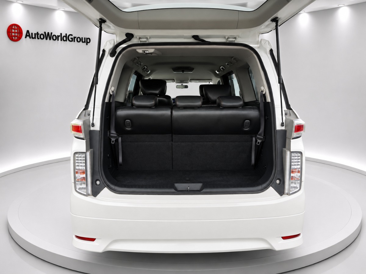 2013 Nissan Elgrand thumbnail