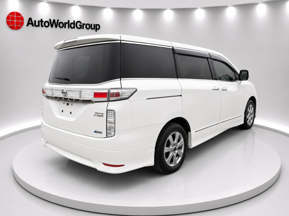 2013 Nissan Elgrand thumbnail