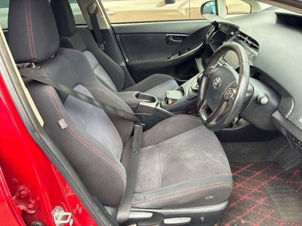 2014 Toyota Prius thumbnail