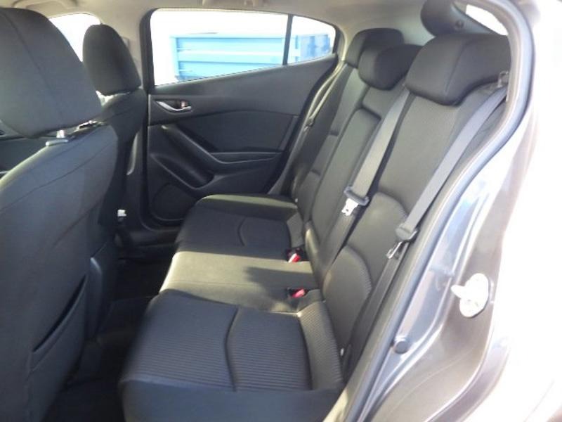 2013 Mazda Axela thumbnail