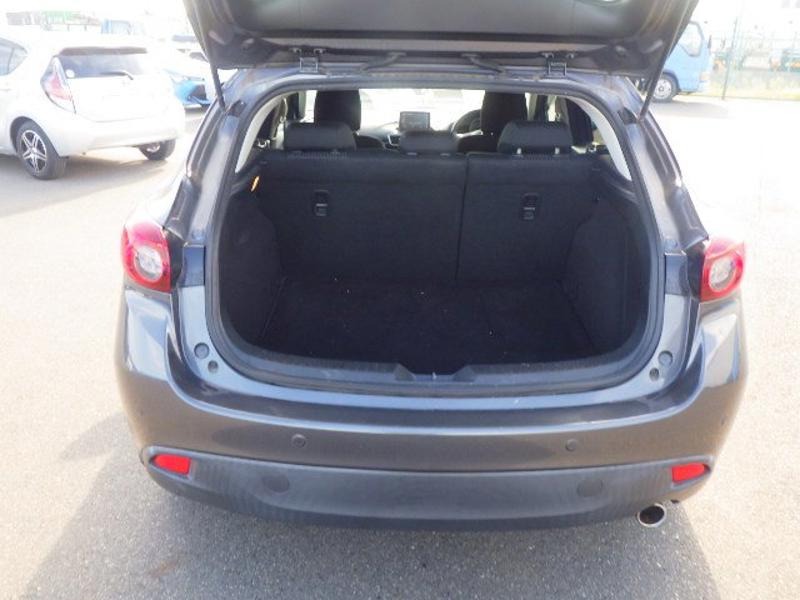 2013 Mazda Axela thumbnail