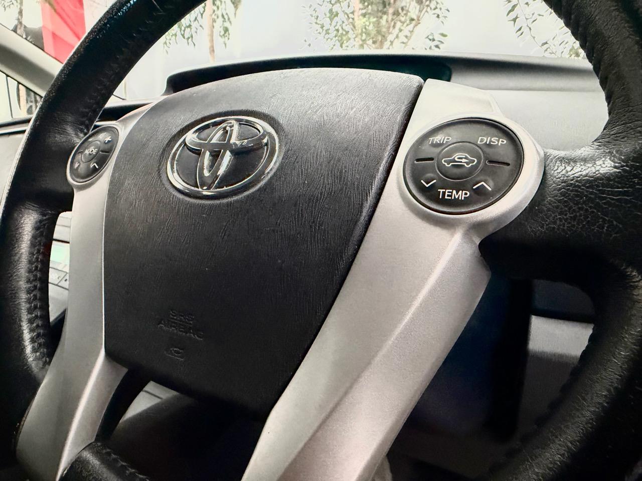2012 Toyota Prius thumbnail